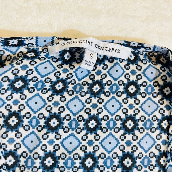 Sleeveless Geometric Print Top in Blue and Black - Picture 5 of 5